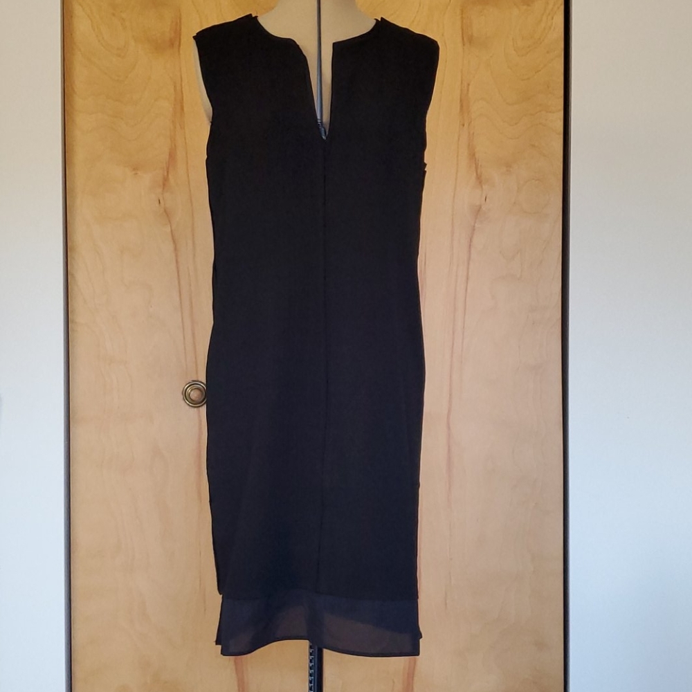 Carmen Marc Valvo Sleeveless Shift Dress